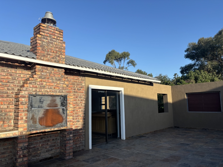 4 Bedroom Property for Sale in Humerail Eastern Cape
